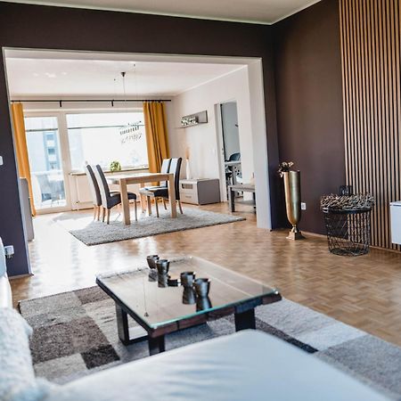 Me Homes - Grosse Moderne Designer-Wohnung Fuer Urlaub Und Business - Mit Kueche, Buero, Balkon Und 2 Parkplaetzen Байройт Екстер'єр фото