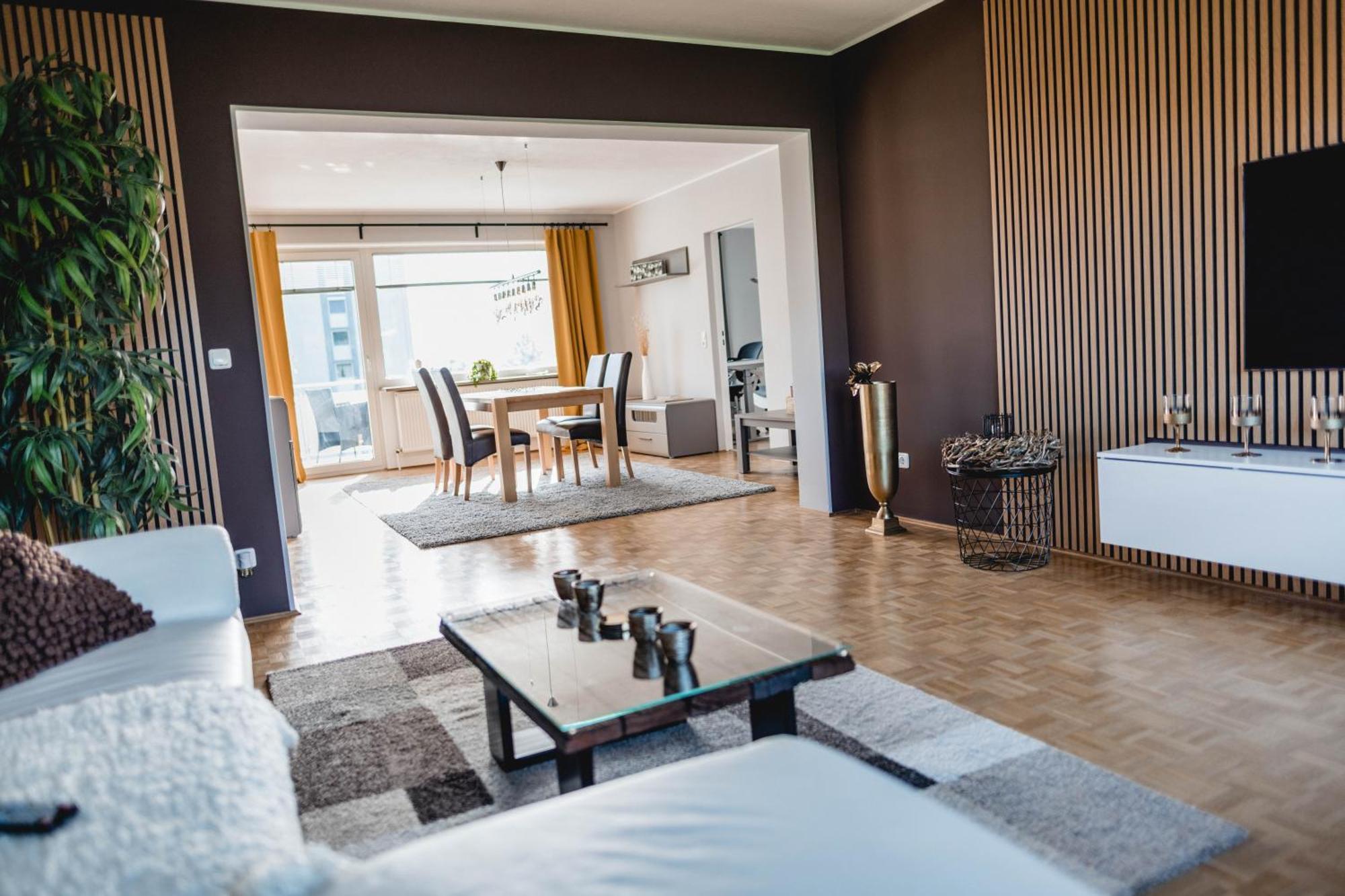 Me Homes - Grosse Moderne Designer-Wohnung Fuer Urlaub Und Business - Mit Kueche, Buero, Balkon Und 2 Parkplaetzen Байройт Екстер'єр фото