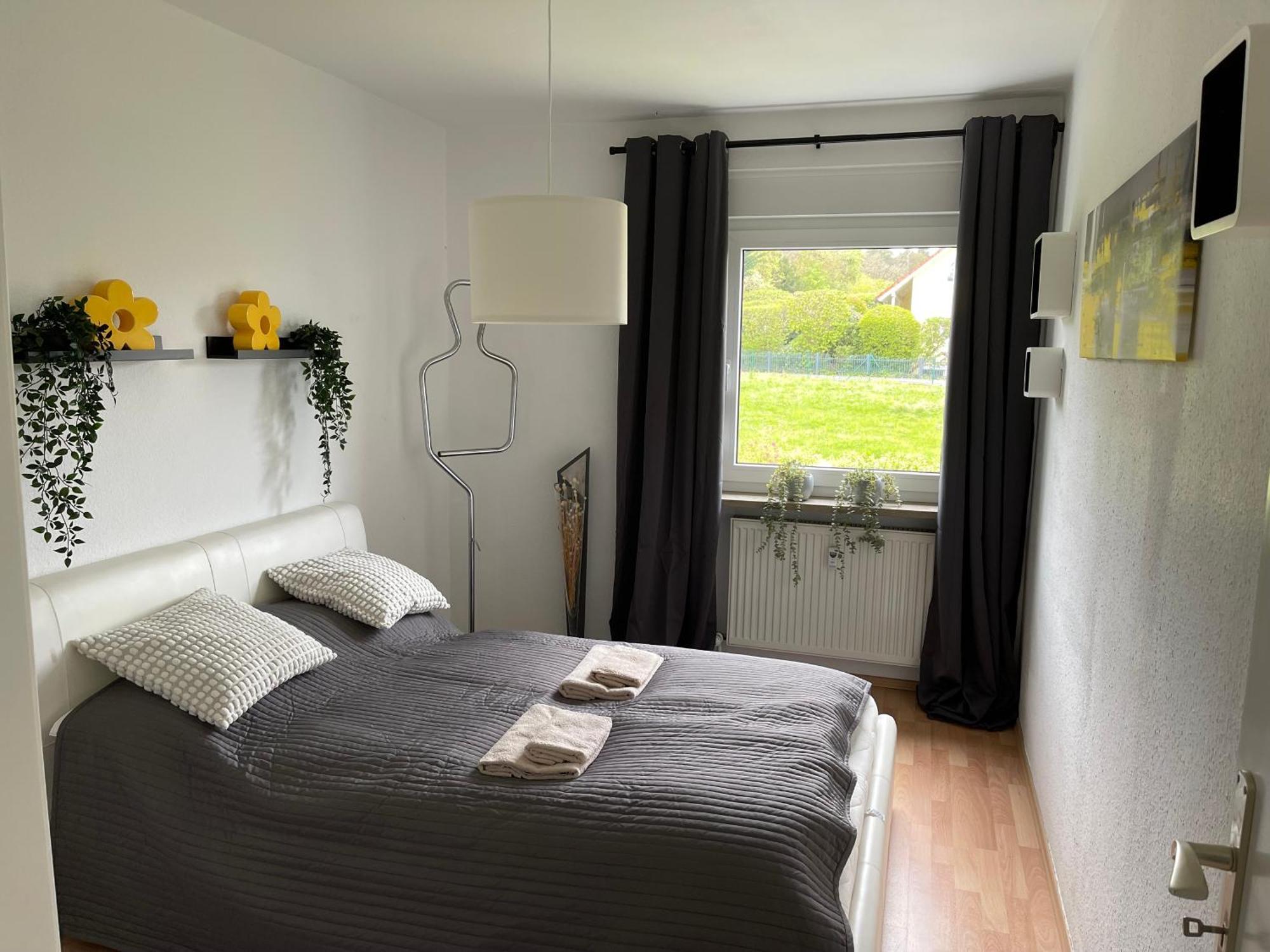 Me Homes - Grosse Moderne Designer-Wohnung Fuer Urlaub Und Business - Mit Kueche, Buero, Balkon Und 2 Parkplaetzen Байройт Екстер'єр фото