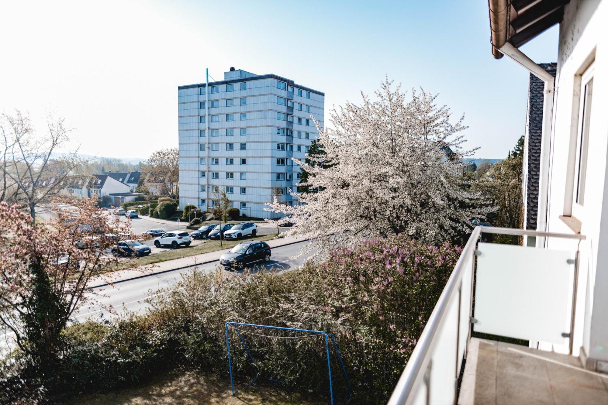Me Homes - Grosse Moderne Designer-Wohnung Fuer Urlaub Und Business - Mit Kueche, Buero, Balkon Und 2 Parkplaetzen Байройт Екстер'єр фото